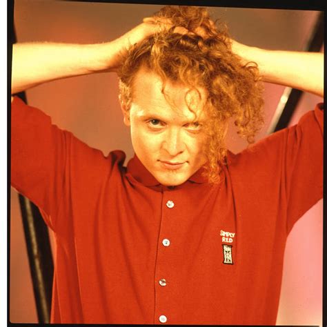 simply red singer age